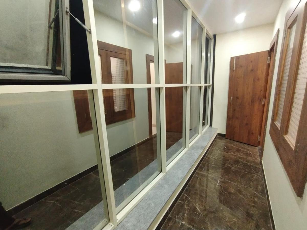 Hotel Nandini Palace - Varanasi — Photos 1